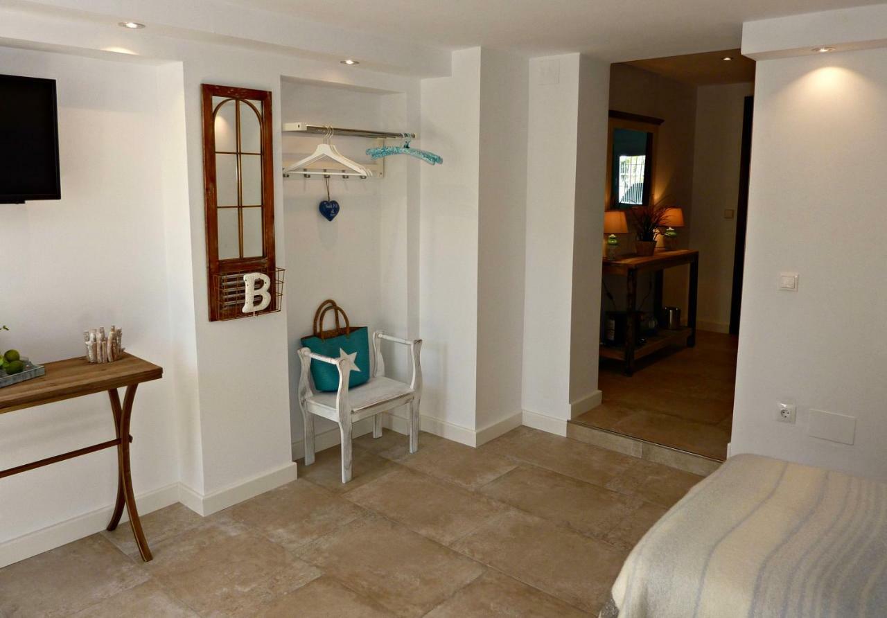 Villa Breeze Boutique Guest Rooms, Marbella Sitio de Calahonda Kültér fotó