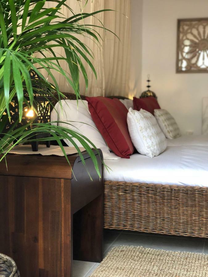 Villa Breeze Boutique Guest Rooms, Marbella Sitio de Calahonda Kültér fotó