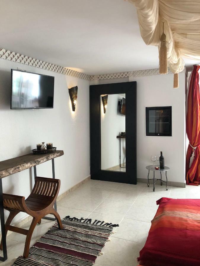 Villa Breeze Boutique Guest Rooms, Marbella Sitio de Calahonda Kültér fotó