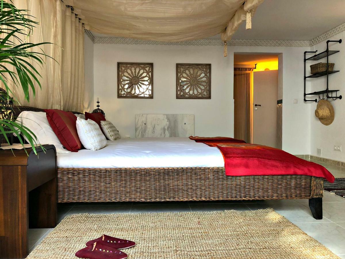 Villa Breeze Boutique Guest Rooms, Marbella Sitio de Calahonda Kültér fotó